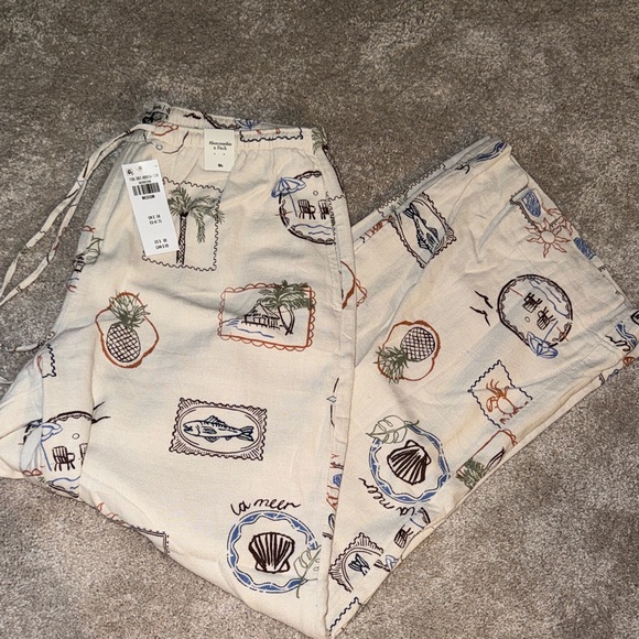 Abercrombie & Fitch Pants - Abercrombie & Fitch Cream Tropical Stamp-Print Linen Pants